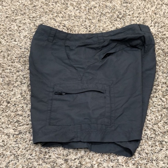 REI Cargo Shorts Size 4 Dark Gray Nylon UPF 50+ Sun Protection - Picture 3 of 8